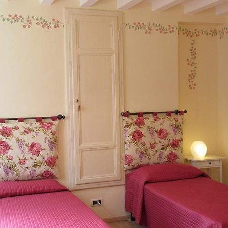 Mimi Apartment Лукка Номер фото