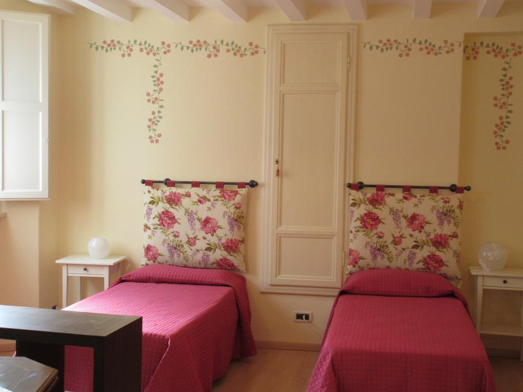 Mimi Apartment Лукка Номер фото